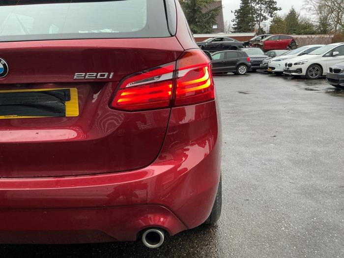 BMW 2 serie Active Tourer 220i 2.0 TwinPower Turbo 16V Sloopvoertuig (2018, Rood)