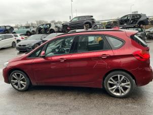 BMW 2 serie Active Tourer 220i 2.0 TwinPower Turbo 16V Sloopvoertuig (2018, Rood)