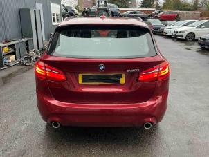 BMW 2 serie Active Tourer 220i 2.0 TwinPower Turbo 16V Sloopvoertuig (2018, Rood)