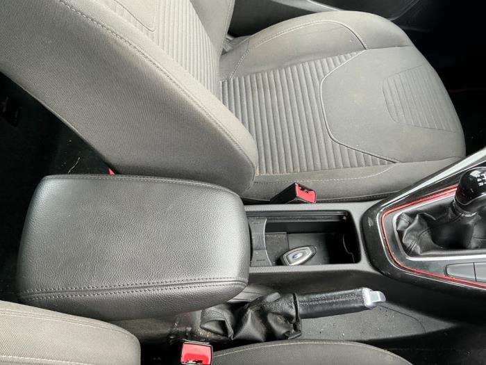 Ford Focus 3 1.0 Ti-VCT EcoBoost 12V 100 Sloopvoertuig (2015, Rood)