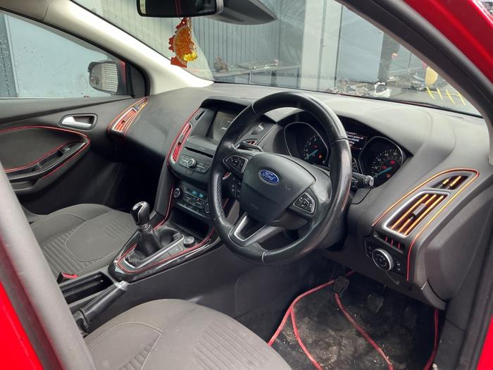 Ford Focus 3 1.0 Ti-VCT EcoBoost 12V 100 Sloopvoertuig (2015, Rood)