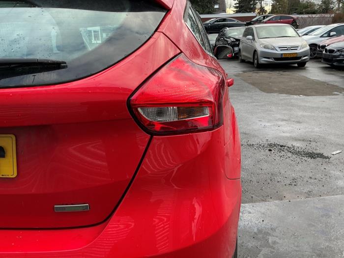Ford Focus 3 1.0 Ti-VCT EcoBoost 12V 100 Sloopvoertuig (2015, Rood)