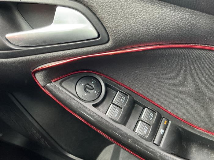 Ford Focus 3 1.0 Ti-VCT EcoBoost 12V 100 Sloopvoertuig (2015, Rood)