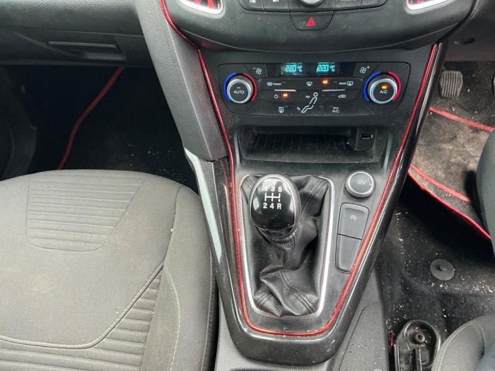 Ford Focus 3 1.0 Ti-VCT EcoBoost 12V 100 Sloopvoertuig (2015, Rood)