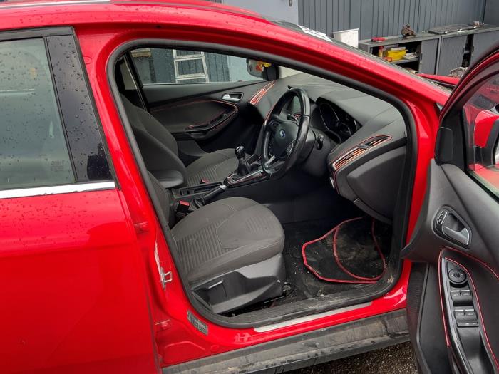 Ford Focus 3 1.0 Ti-VCT EcoBoost 12V 100 Sloopvoertuig (2015, Rood)