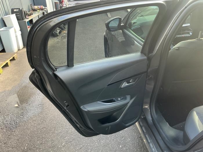 Peugeot 208 II 1.2 Vti 12V PureTech 100 Sloopvoertuig (2020, Donker, Zilvergrijs, Muisgrijs)