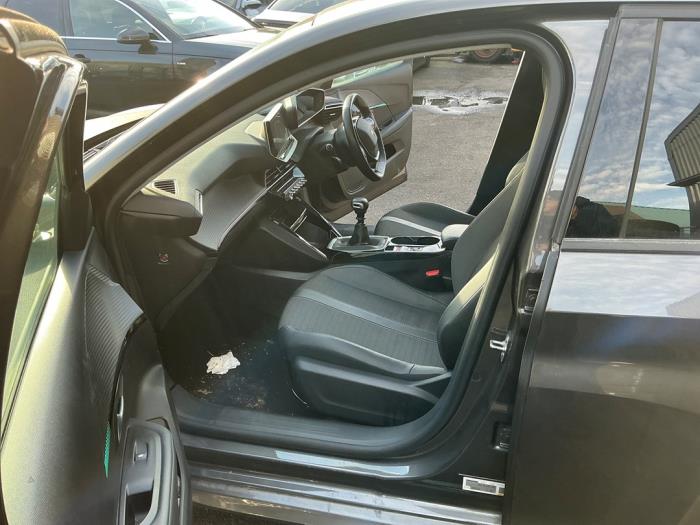 Peugeot 208 II 1.2 Vti 12V PureTech 100 Sloopvoertuig (2020, Donker, Zilvergrijs, Muisgrijs)