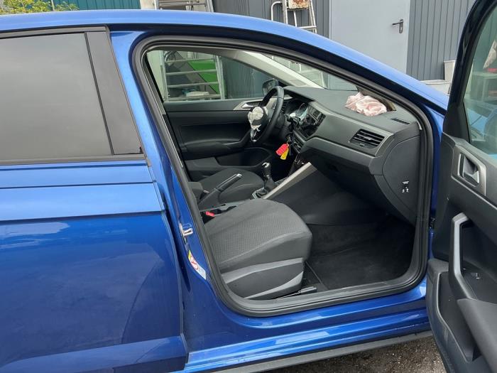 Volkswagen Polo VI 1.0 TSI 12V Sloopvoertuig (2021, Donker, Blauw)