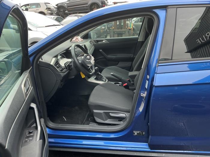 Volkswagen Polo VI 1.0 TSI 12V Sloopvoertuig (2021, Donker, Blauw)