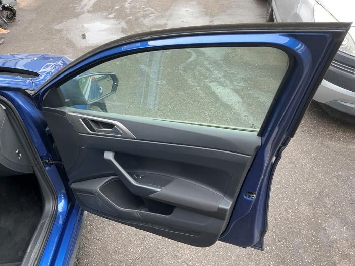 Volkswagen Polo VI 1.0 TSI 12V Sloopvoertuig (2021, Donker, Blauw)