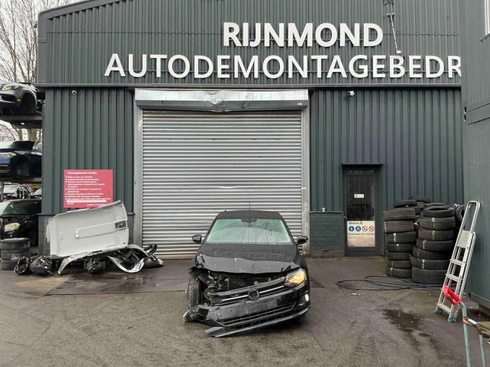Volkswagen Polo VI 1.0 TSI 12V Sloopvoertuig (2018, Metallic, Donker, Zwart)