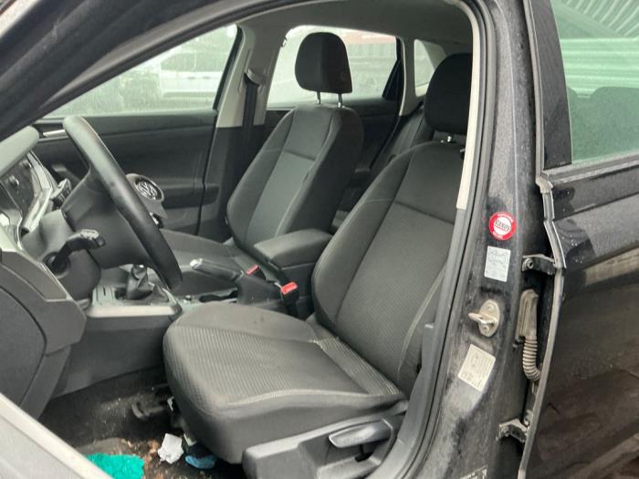 Volkswagen Polo VI 1.0 TSI 12V Sloopvoertuig (2018, Metallic, Donker, Zwart)