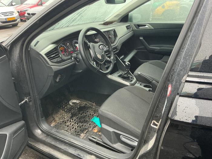 Volkswagen Polo VI 1.0 TSI 12V Sloopvoertuig (2018, Metallic, Donker, Zwart)