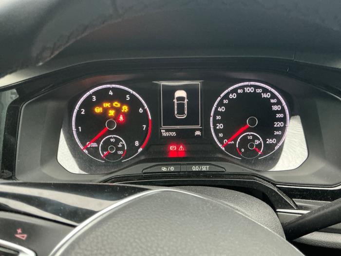 Volkswagen Polo VI 1.0 TSI 12V Sloopvoertuig (2018, Metallic, Donker, Zwart)