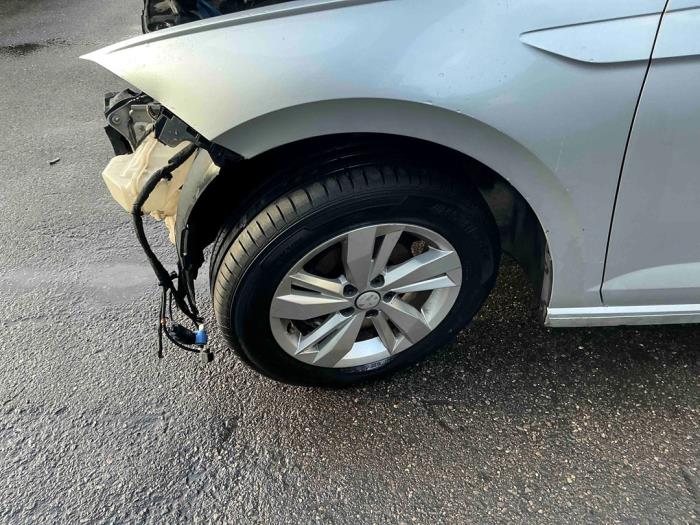 Volkswagen Polo VI 1.0 TSI 12V Sloopvoertuig (2018, Grijs)