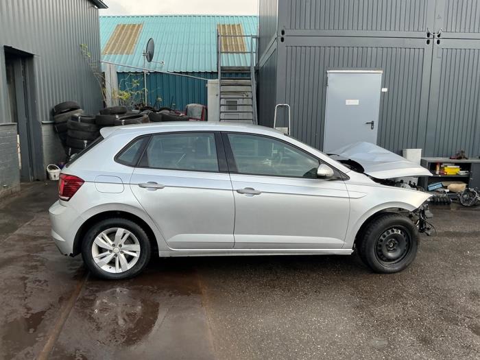 Volkswagen Polo VI 1.0 TSI 12V Sloopvoertuig (2018, Grijs)