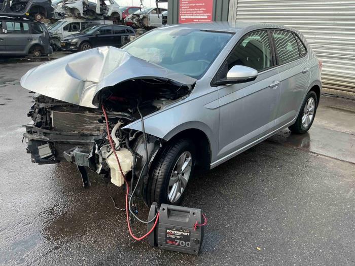 Volkswagen Polo VI 1.0 TSI 12V Sloopvoertuig (2018, Grijs)