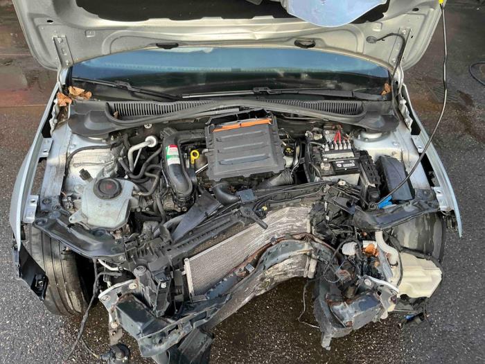 Volkswagen Polo VI 1.0 TSI 12V Sloopvoertuig (2018, Grijs)