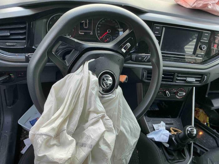 Volkswagen Polo VI 1.0 TSI 12V Sloopvoertuig (2018, Grijs)