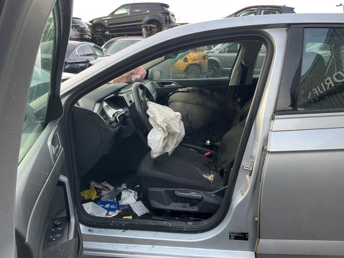 Volkswagen Polo VI 1.0 TSI 12V Sloopvoertuig (2018, Grijs)