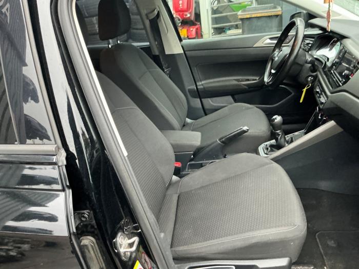 Volkswagen Polo VI 1.6 TDI 16V 95 Sloopvoertuig (2018, Donker, Zwart)