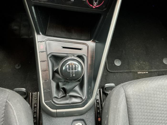 Volkswagen Polo VI 1.6 TDI 16V 95 Sloopvoertuig (2018, Donker, Zwart)