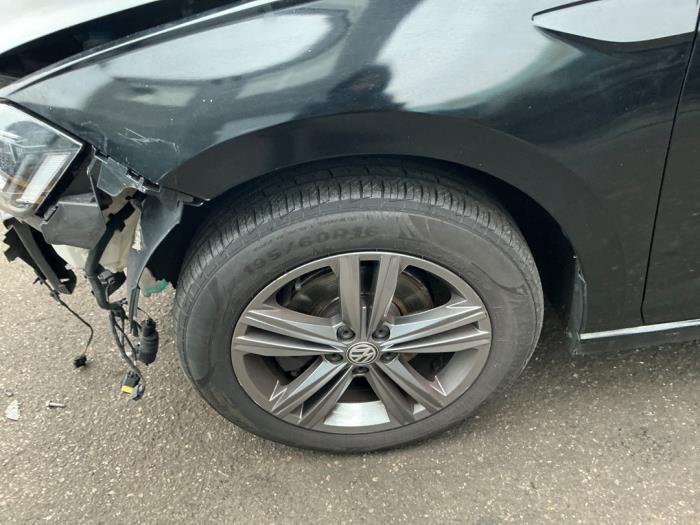 Volkswagen Polo VI 1.6 TDI 16V 95 Sloopvoertuig (2018, Donker, Zwart)