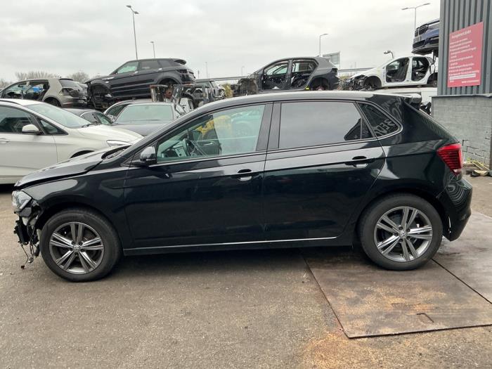 Volkswagen Polo VI 1.6 TDI 16V 95 Sloopvoertuig (2018, Donker, Zwart)