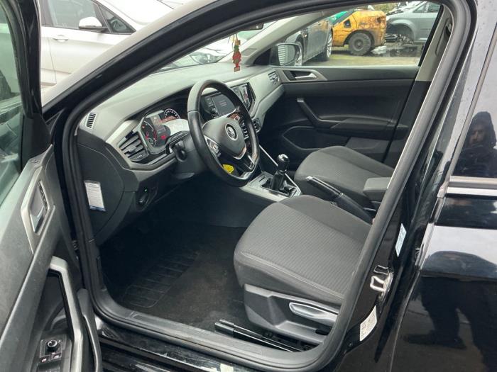 Volkswagen Polo VI 1.6 TDI 16V 95 Sloopvoertuig (2018, Donker, Zwart)