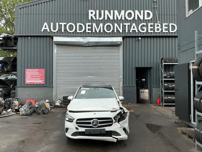 Mercedes B 2.0 B-200d  (Sloop)