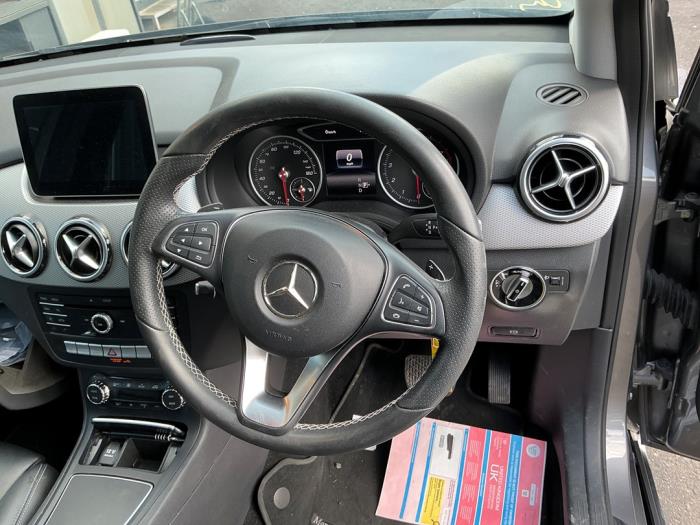 Mercedes B 1.6 B-200 BlueEFFICIENCY Turbo 16V Sloopvoertuig (2016, Metallic, Zilvergrijs, Muisgrijs)