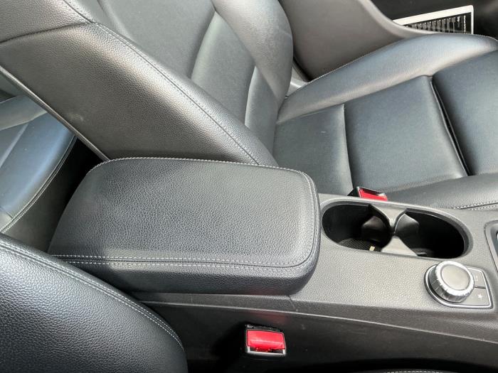 Mercedes B 1.6 B-200 BlueEFFICIENCY Turbo 16V Sloopvoertuig (2016, Metallic, Zilvergrijs, Muisgrijs)