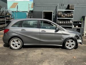 Mercedes B 1.6 B-200 BlueEFFICIENCY Turbo 16V Sloopvoertuig (2016, Metallic, Zilvergrijs, Muisgrijs)