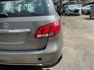 Mercedes B 1.6 B-200 BlueEFFICIENCY Turbo 16V Sloopvoertuig (2016, Metallic, Zilvergrijs, Muisgrijs)
