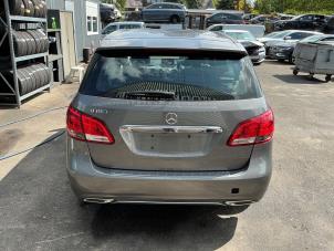 Mercedes B 1.6 B-200 BlueEFFICIENCY Turbo 16V Sloopvoertuig (2016, Metallic, Zilvergrijs, Muisgrijs)
