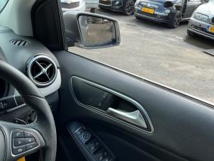 Mercedes B 1.6 B-200 BlueEFFICIENCY Turbo 16V Sloopvoertuig (2016, Metallic, Zilvergrijs, Muisgrijs)