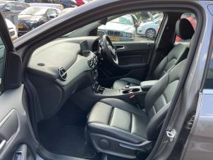 Mercedes B 1.6 B-200 BlueEFFICIENCY Turbo 16V Sloopvoertuig (2016, Metallic, Zilvergrijs, Muisgrijs)