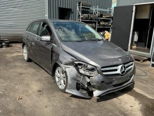 Mercedes B 1.6 B-200 BlueEFFICIENCY Turbo 16V Sloopvoertuig (2016, Metallic, Zilvergrijs, Muisgrijs)