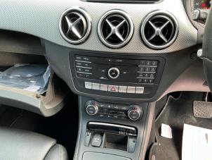 Mercedes B 1.6 B-200 BlueEFFICIENCY Turbo 16V Sloopvoertuig (2016, Metallic, Zilvergrijs, Muisgrijs)