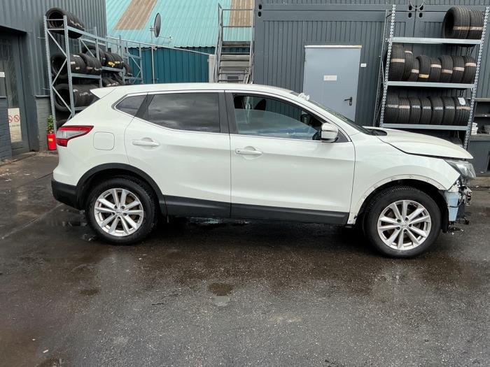 Nissan Qashqai 1.2 DIG-T 16V Sloopvoertuig (2016, Wit)