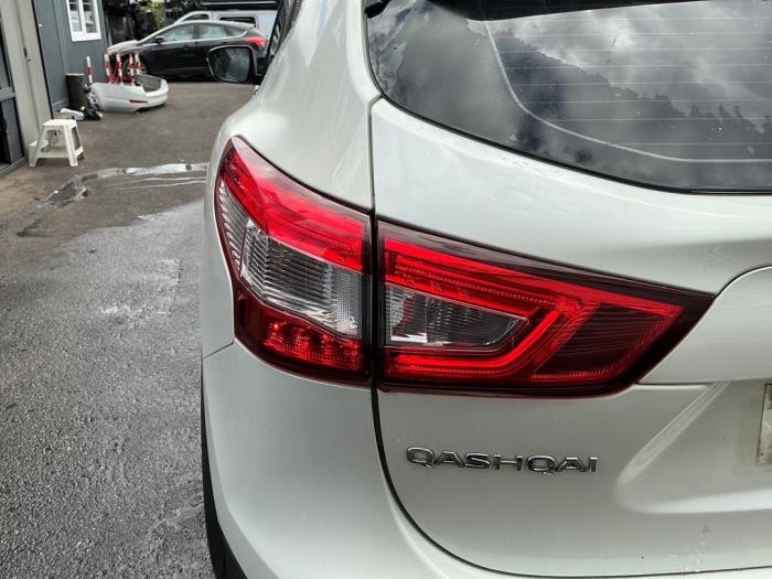 Nissan Qashqai 1.2 DIG-T 16V Sloopvoertuig (2016, Wit)
