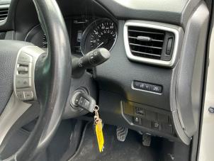 Nissan Qashqai 1.2 DIG-T 16V Sloopvoertuig (2016, Wit)