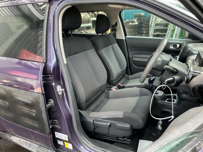 Citroen C4 Cactus 1.2 PureTech 82 12V Sloopvoertuig (2015, Paars)
