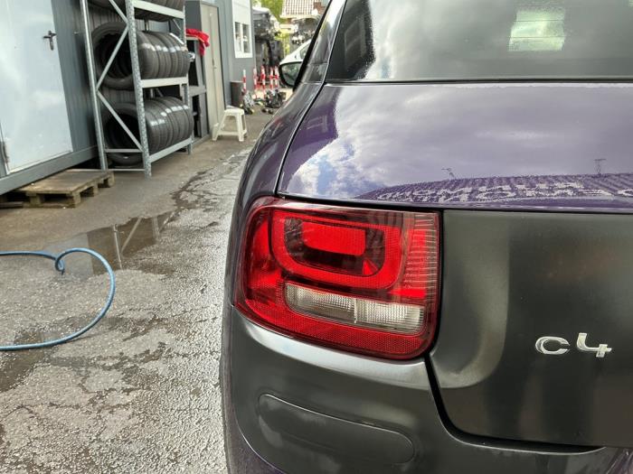 Citroen C4 Cactus 1.2 PureTech 82 12V Sloopvoertuig (2015, Paars)