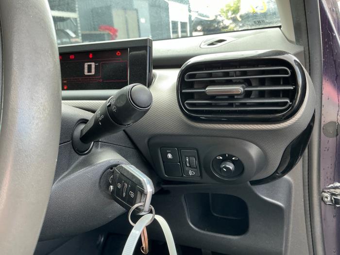 Citroen C4 Cactus 1.2 PureTech 82 12V Sloopvoertuig (2015, Paars)