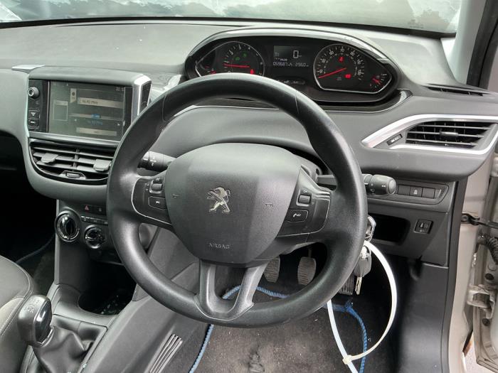 Peugeot 208 I 1.2 Vti 12V PureTech 82 Sloopvoertuig (2014, Zilvergrijs)