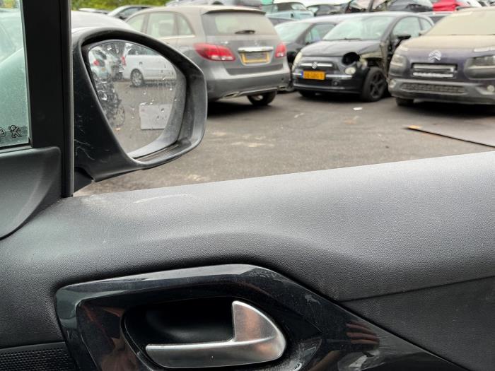 Peugeot 208 I 1.2 Vti 12V PureTech 82 Sloopvoertuig (2014, Zilvergrijs)