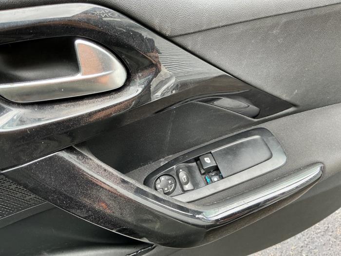 Peugeot 208 I 1.2 Vti 12V PureTech 82 Sloopvoertuig (2014, Zilvergrijs)