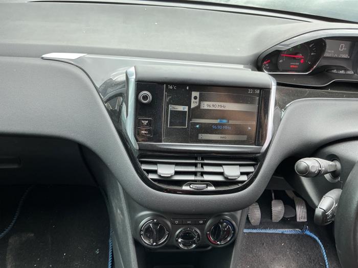 Peugeot 208 I 1.2 Vti 12V PureTech 82 Sloopvoertuig (2014, Zilvergrijs)