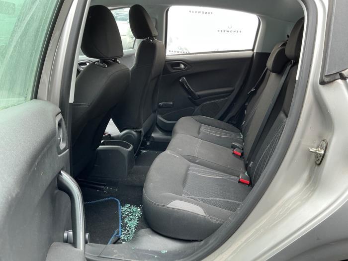 Peugeot 208 I 1.2 Vti 12V PureTech 82 Sloopvoertuig (2014, Zilvergrijs)